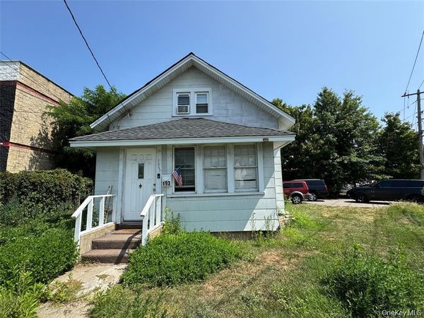 193 W Graham Avenue , Hempstead, NY 11550
