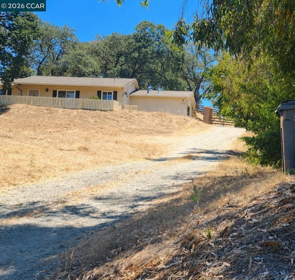 2719 Heinemann Dr, Valley Springs, CA 95252 Main Photo