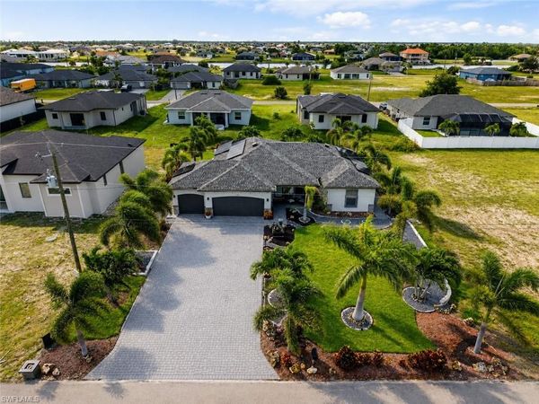 4135 NW 32nd TER , CAPE CORAL, FL 33993