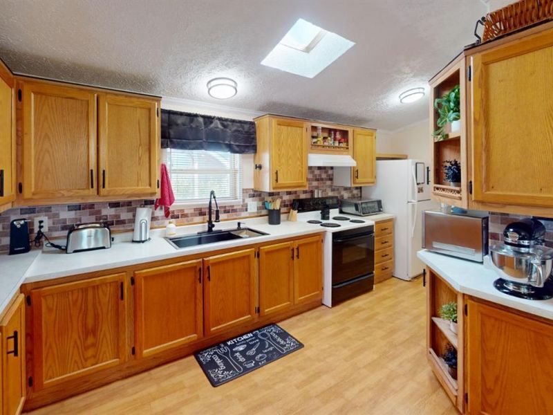1739 E State Street, Fremont, OH 43420 Photo 6