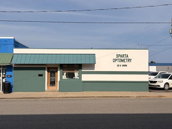 38 N Union Street, Sparta, MI 49345