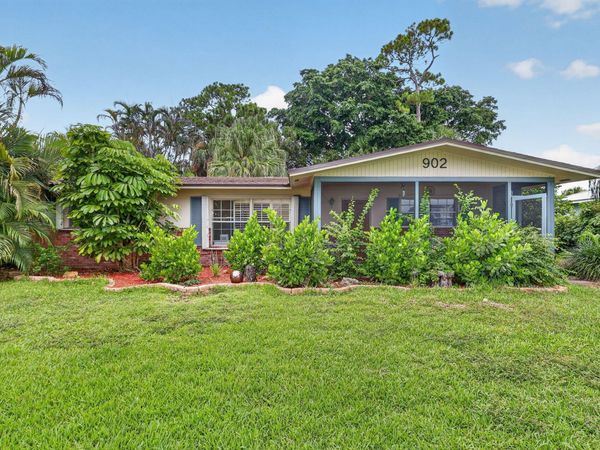 902 SE OCEAN Avenue, Stuart, FL 34996