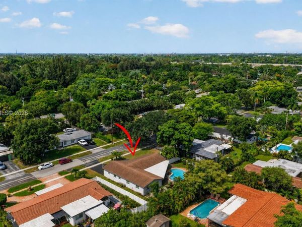 5602 SW 1st St , Plantation, FL 33317