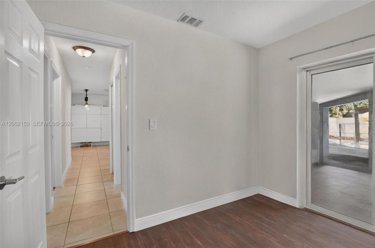 5602 SW 1st St , Plantation, FL 33317 Photo
