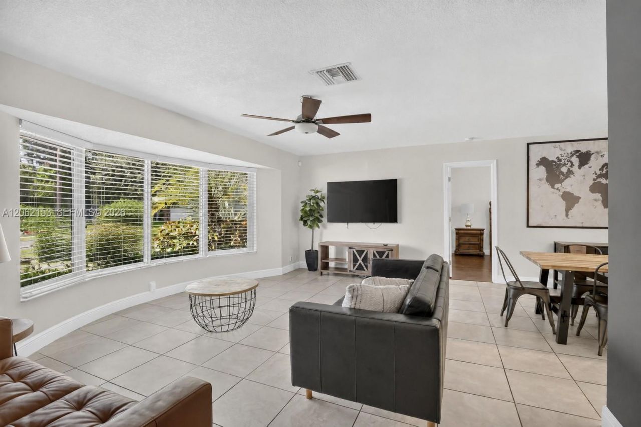 5602 SW 1st St , Plantation, FL 33317 Photo