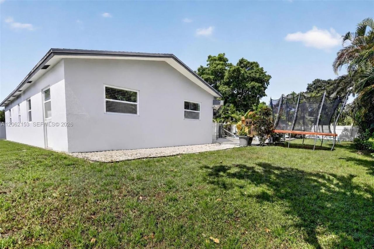 5602 SW 1st St , Plantation, FL 33317 Photo