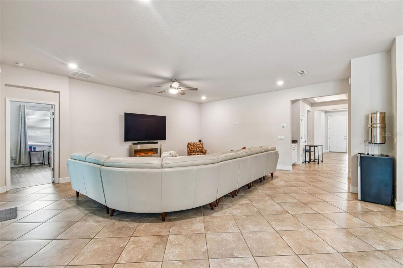 3758 Hanworth Loop, Sanford, FL 32773 Photo