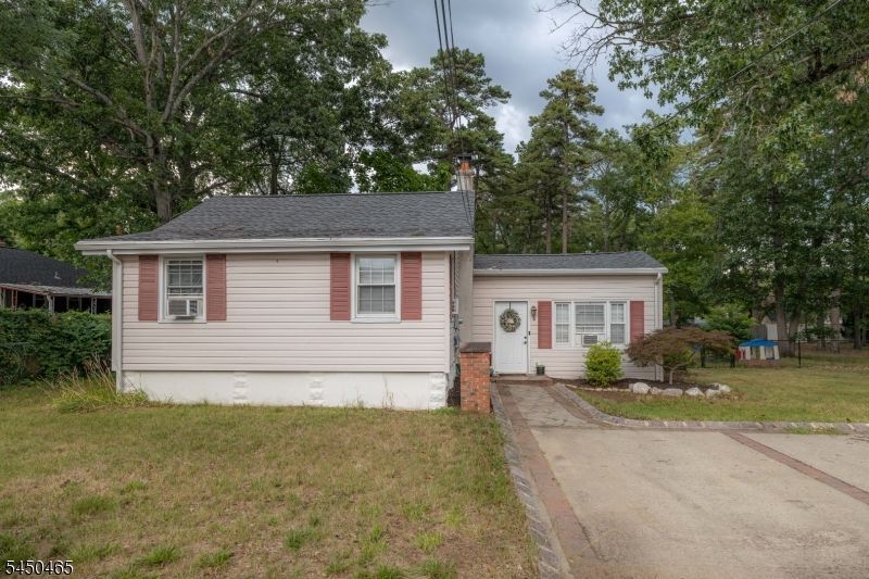 5 Clark St, Spotswood, NJ 08884 Main Photo