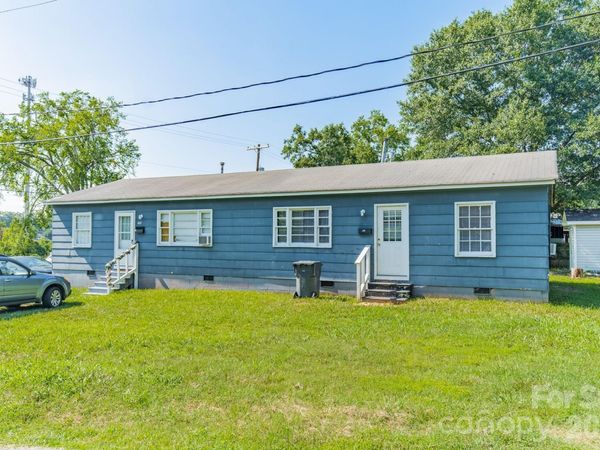 402 E Webb Street , Dallas, NC 28034