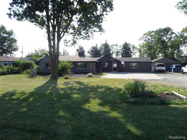 38250 S Groesbeck Highway, Clinton Township, Mi 48036