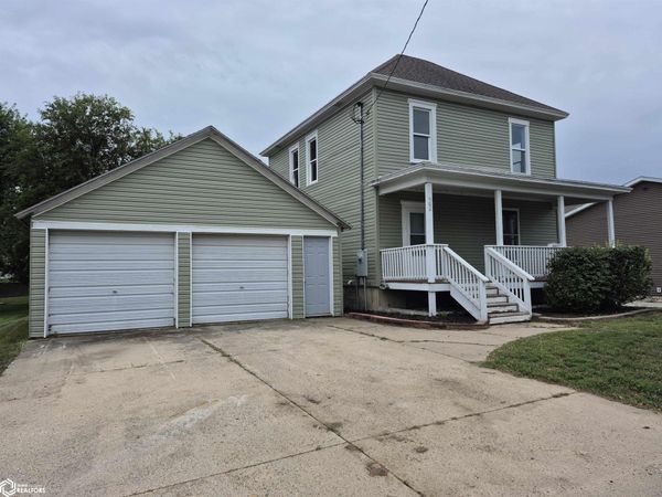 502 E 7Th Street, Carroll, IA 51401