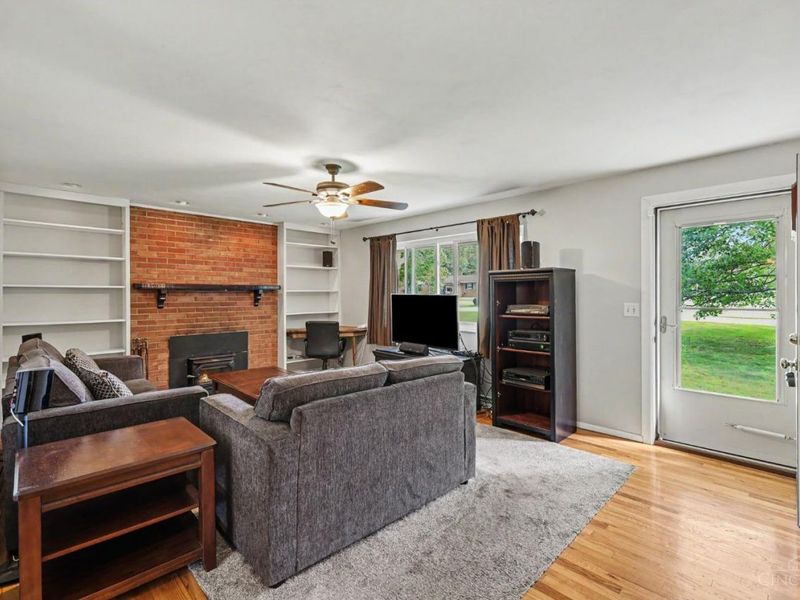 894 Meadow Ridge Drive, Union Twp, OH 25245 Photo 5