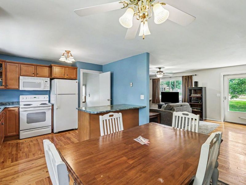 894 Meadow Ridge Drive, Union Twp, OH 25245 Photo 8