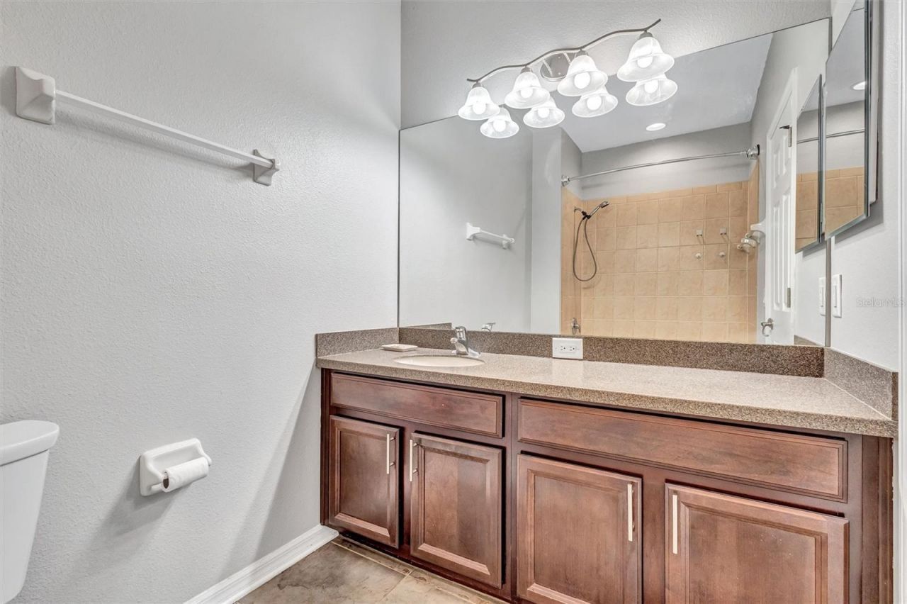 8228 Villa Grande Court, Sarasota, FL 34243 Photo