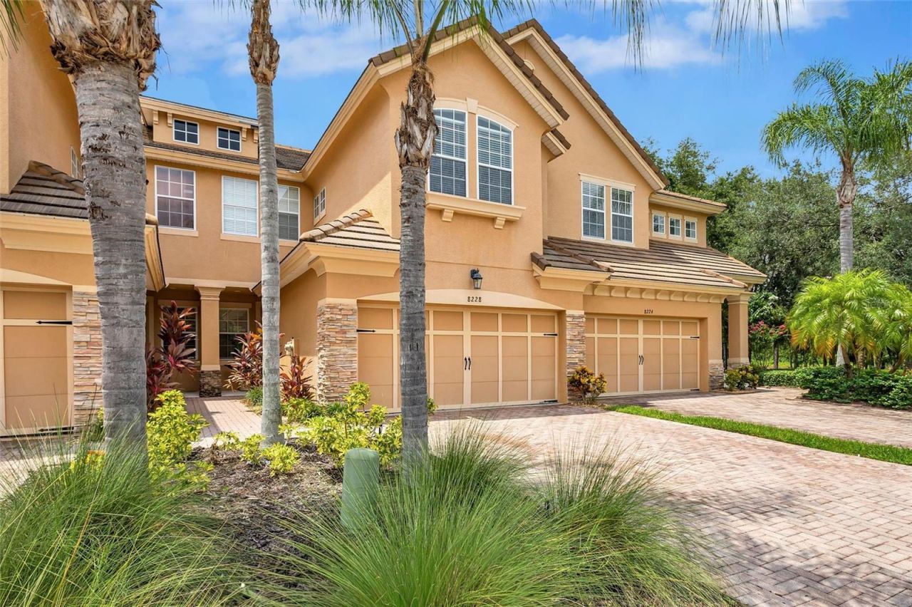 8228 Villa Grande Court, Sarasota, FL 34243 Photo