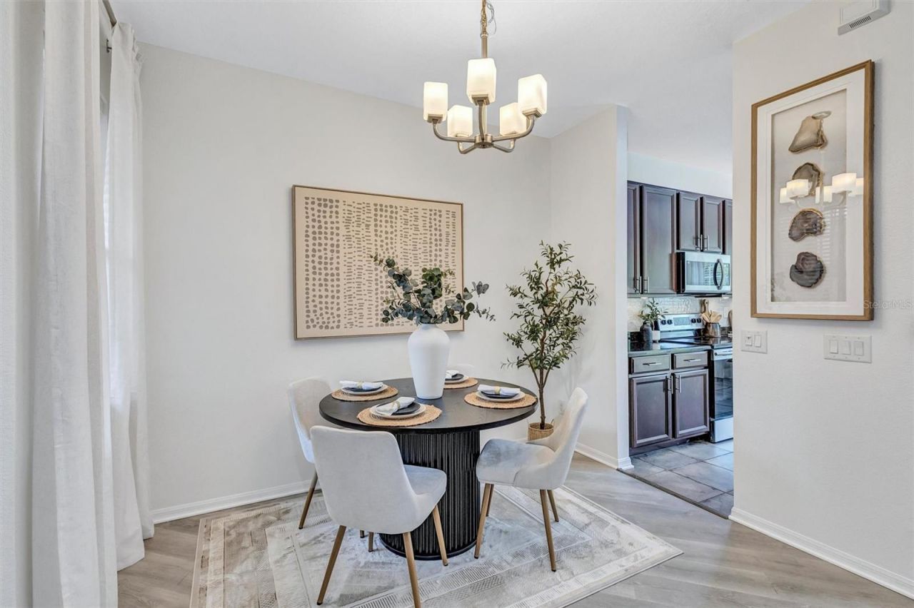 8228 Villa Grande Court, Sarasota, FL 34243 Photo