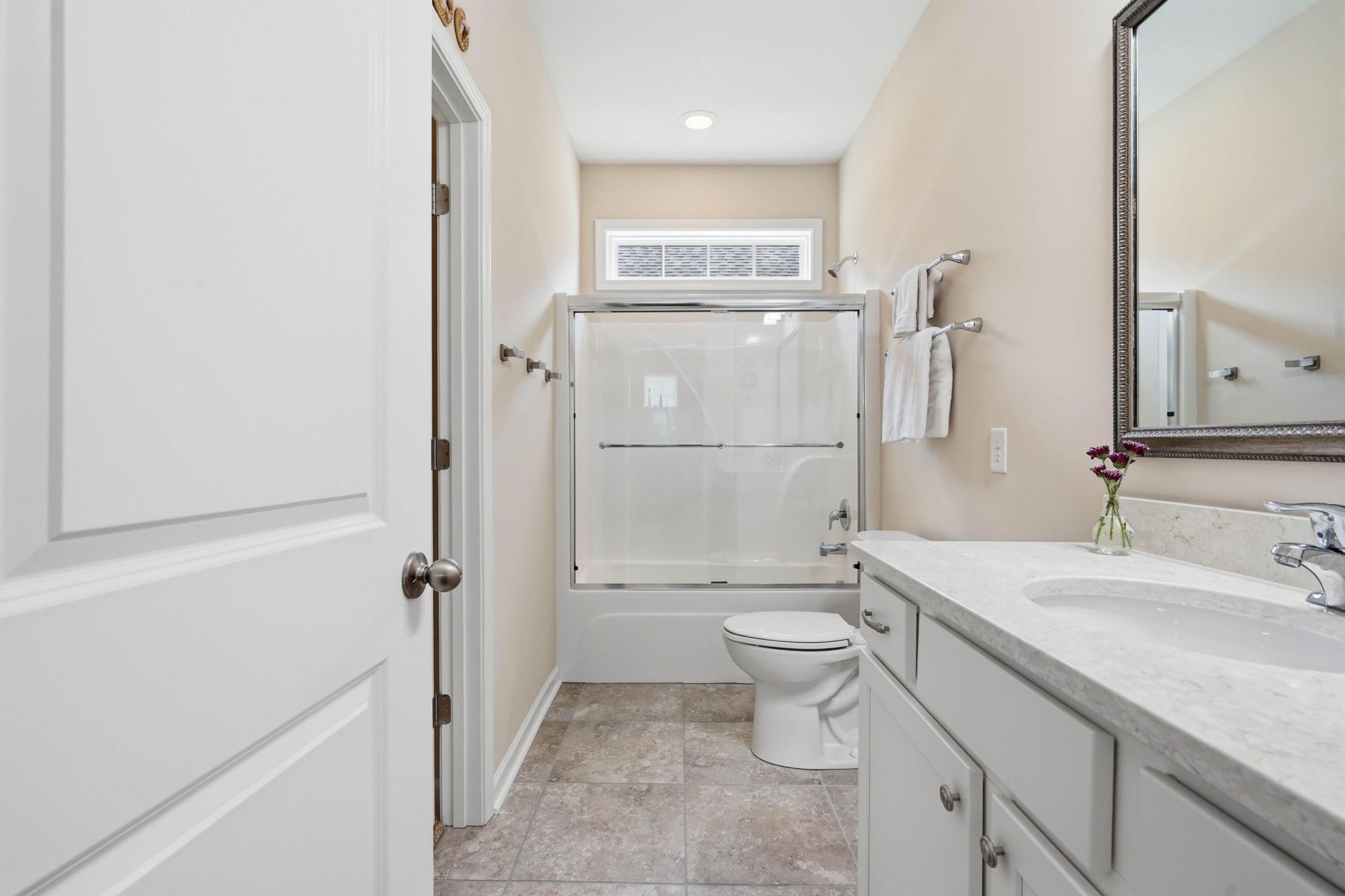 211 Blue Bonnet Street Photo 16