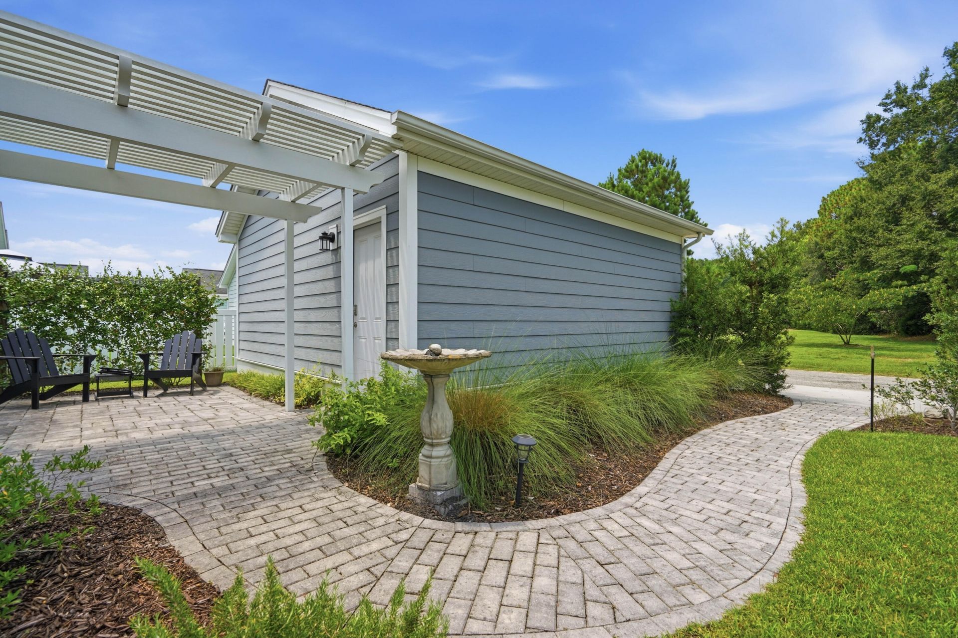 211 Blue Bonnet Street Photo 17