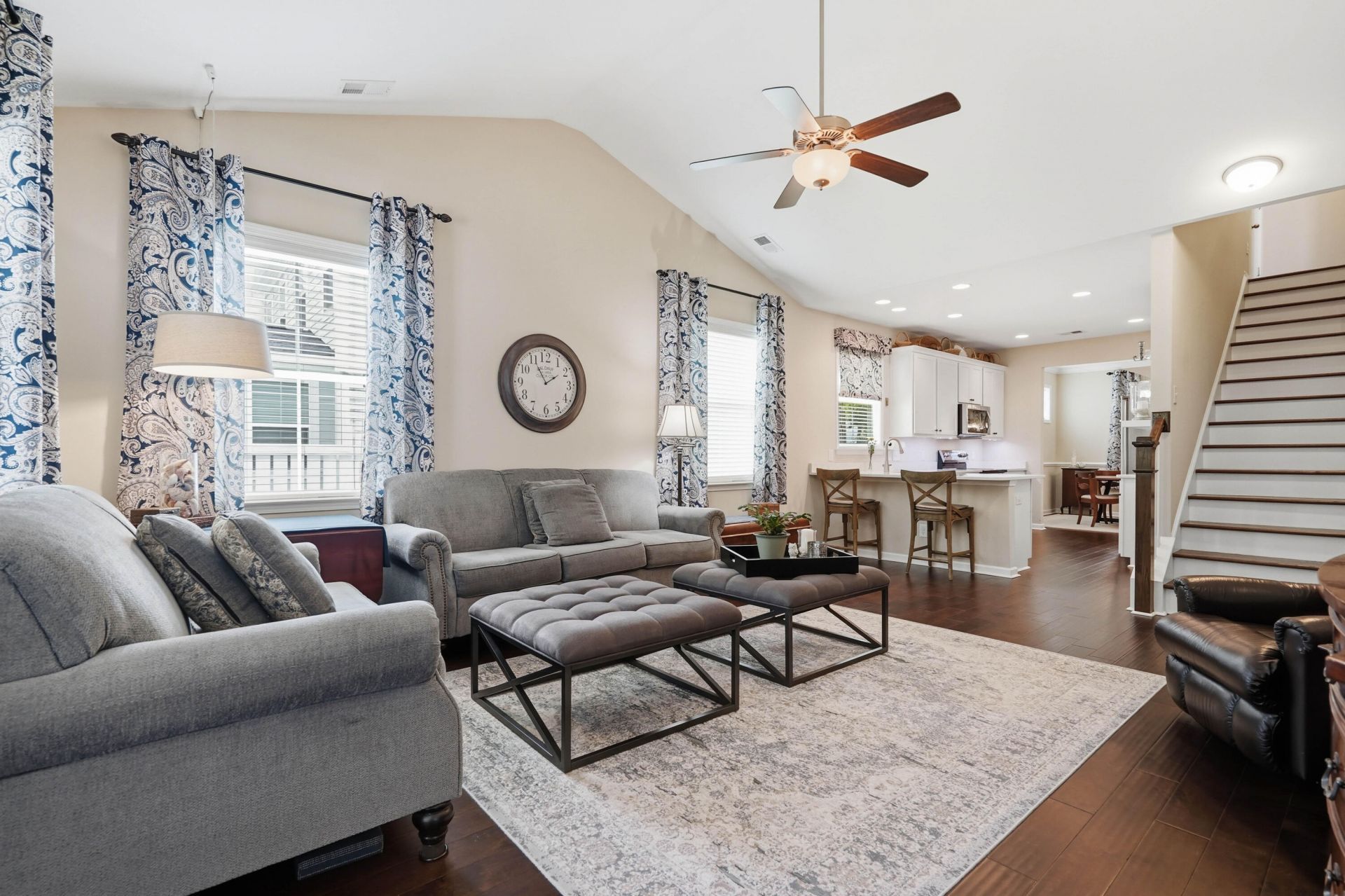 211 Blue Bonnet Street Photo 31