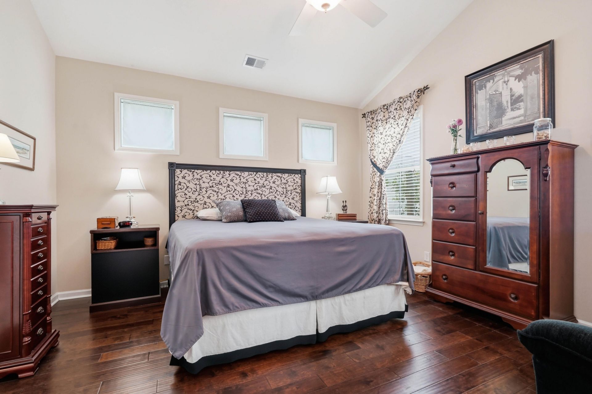 211 Blue Bonnet Street Photo 32