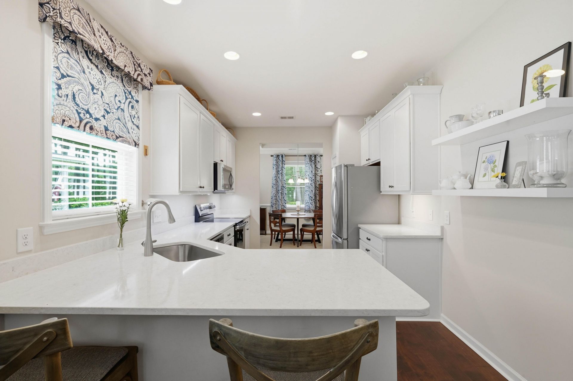 211 Blue Bonnet Street Photo 4