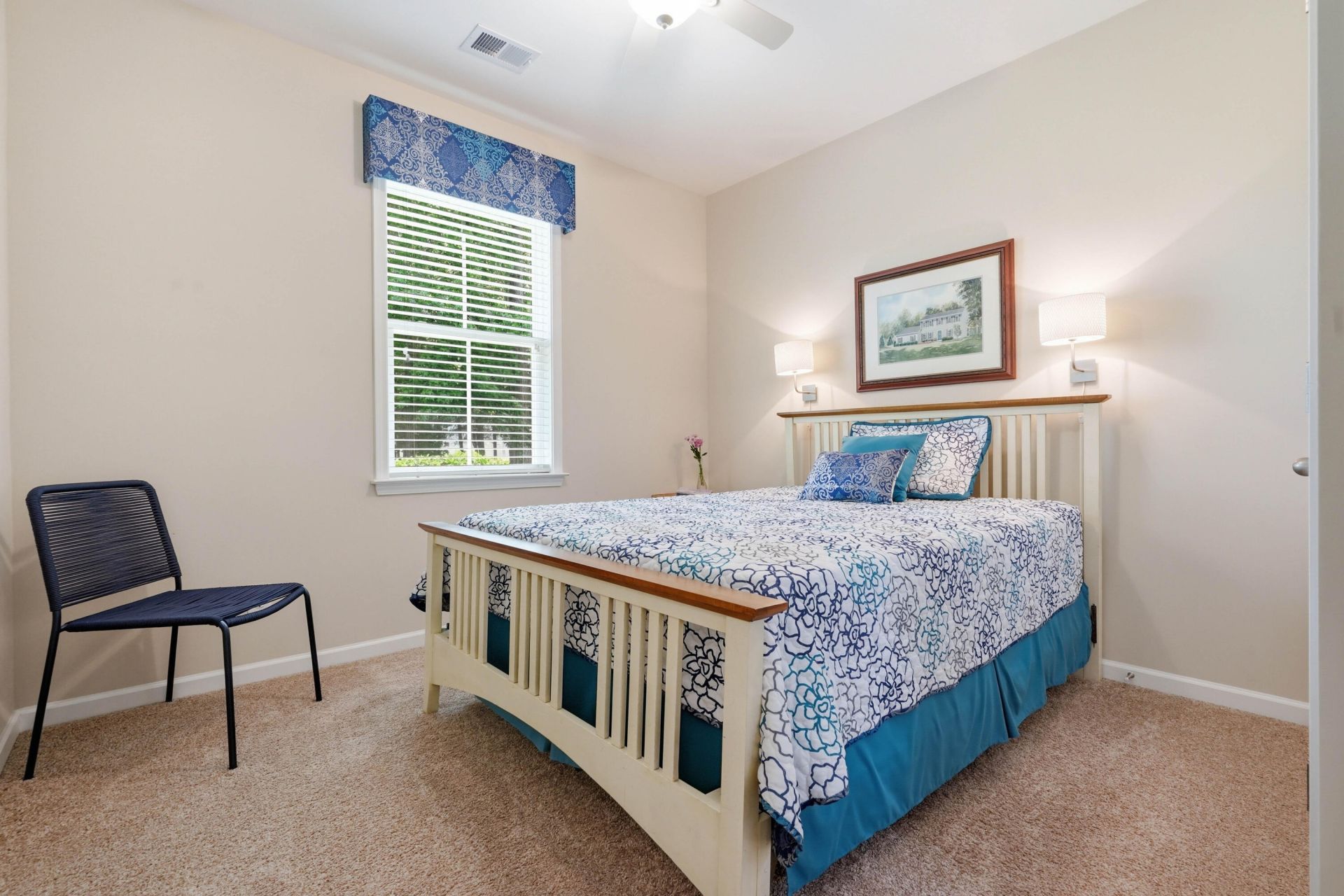 211 Blue Bonnet Street Photo 6