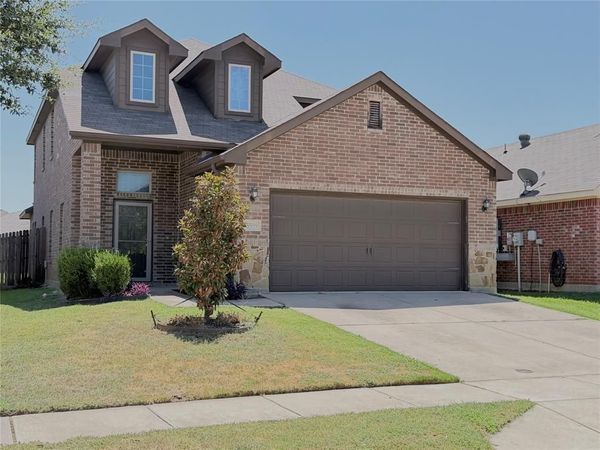 5509 Thunder Bay Drive , Fort Worth, TX 76119