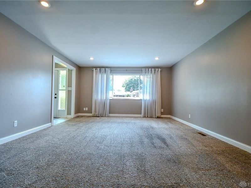 5051 Cloudsdale Drive, Kettering, OH 45440 Photo 11
