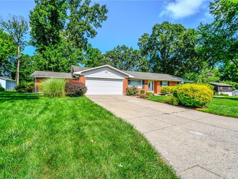 5051 Cloudsdale Drive, Kettering, OH 45440 Photo 3