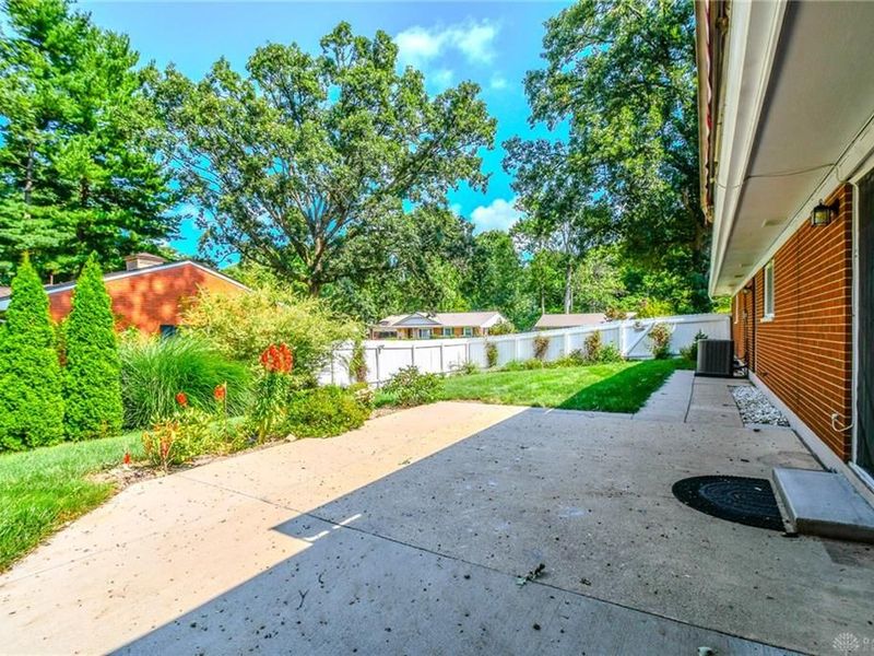 5051 Cloudsdale Drive, Kettering, OH 45440 Photo 37