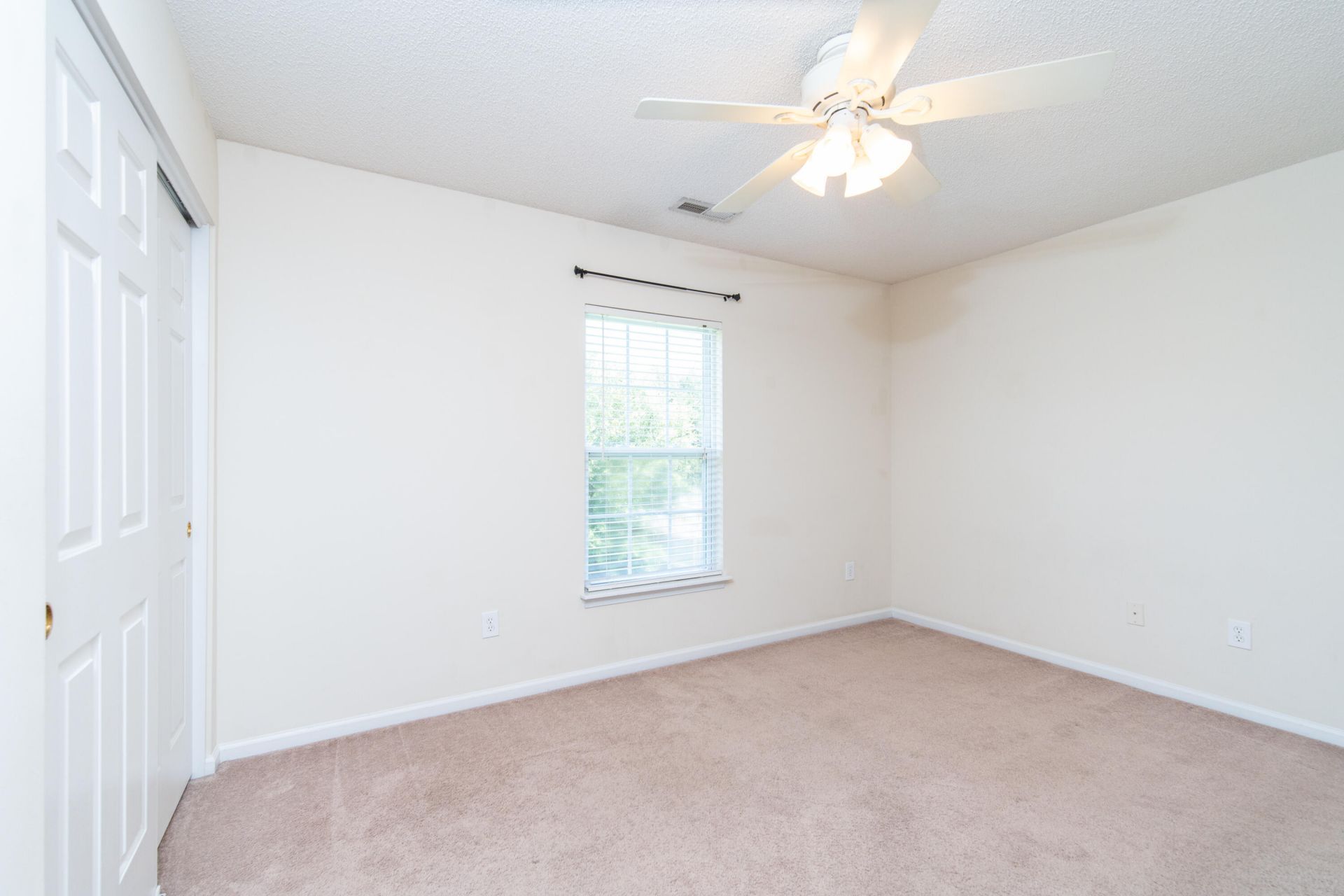 404 Brookfield Lane Photo 13