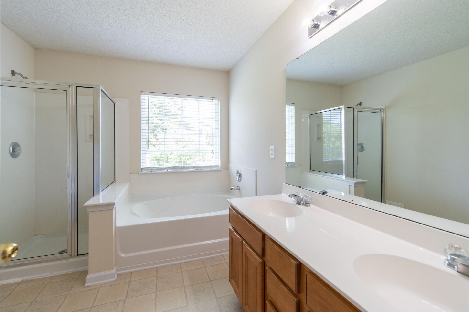 404 Brookfield Lane Photo 8