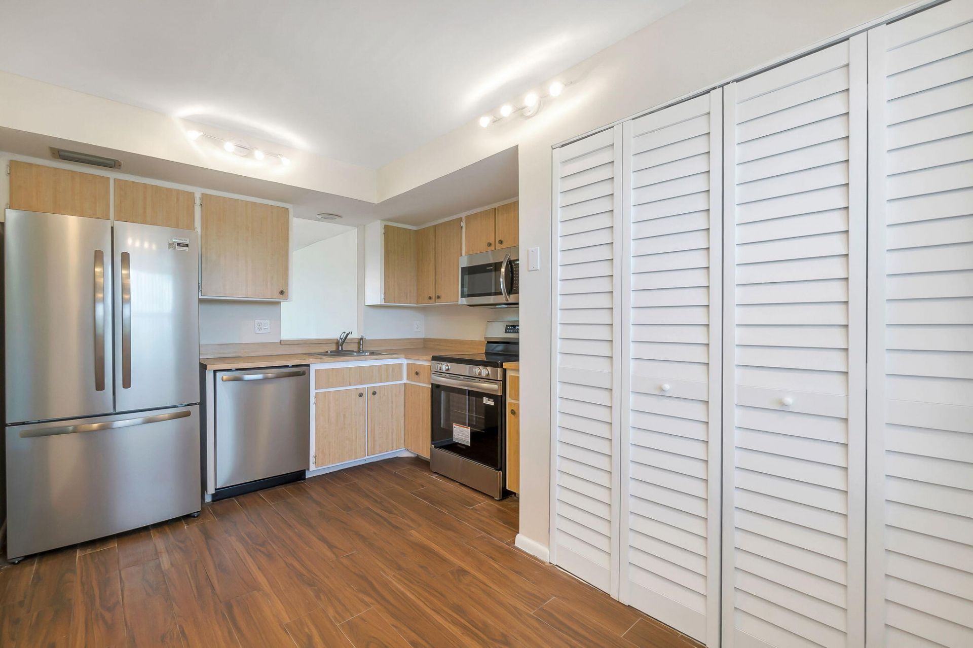 1650 NW 80th Avenue, Unit 401, Margate, FL 33063 Photo