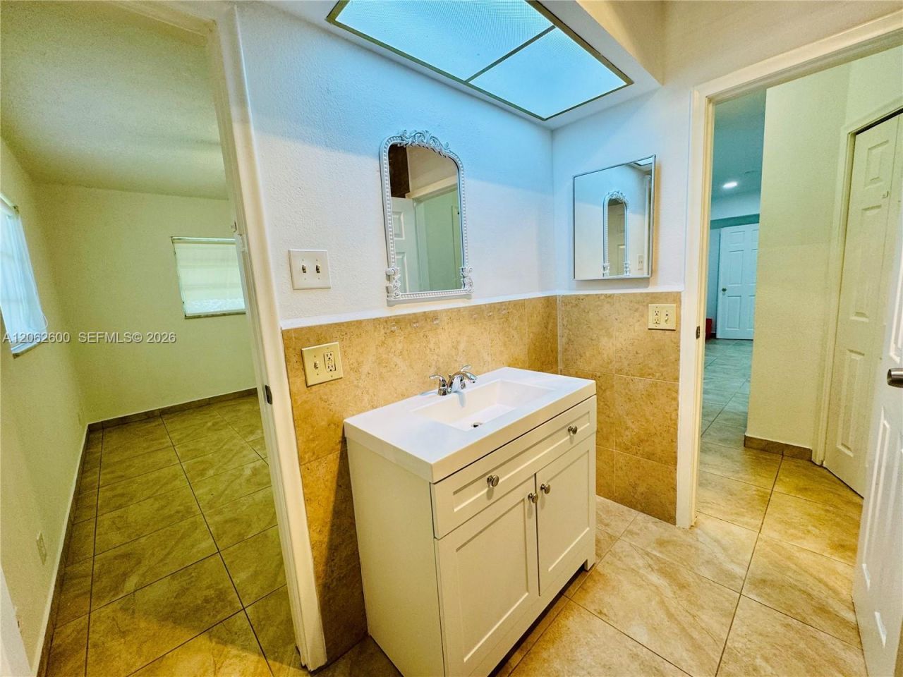 717 NE 10th Ave, Unit 1-2, Hallandale Beach, FL 33009 Photo