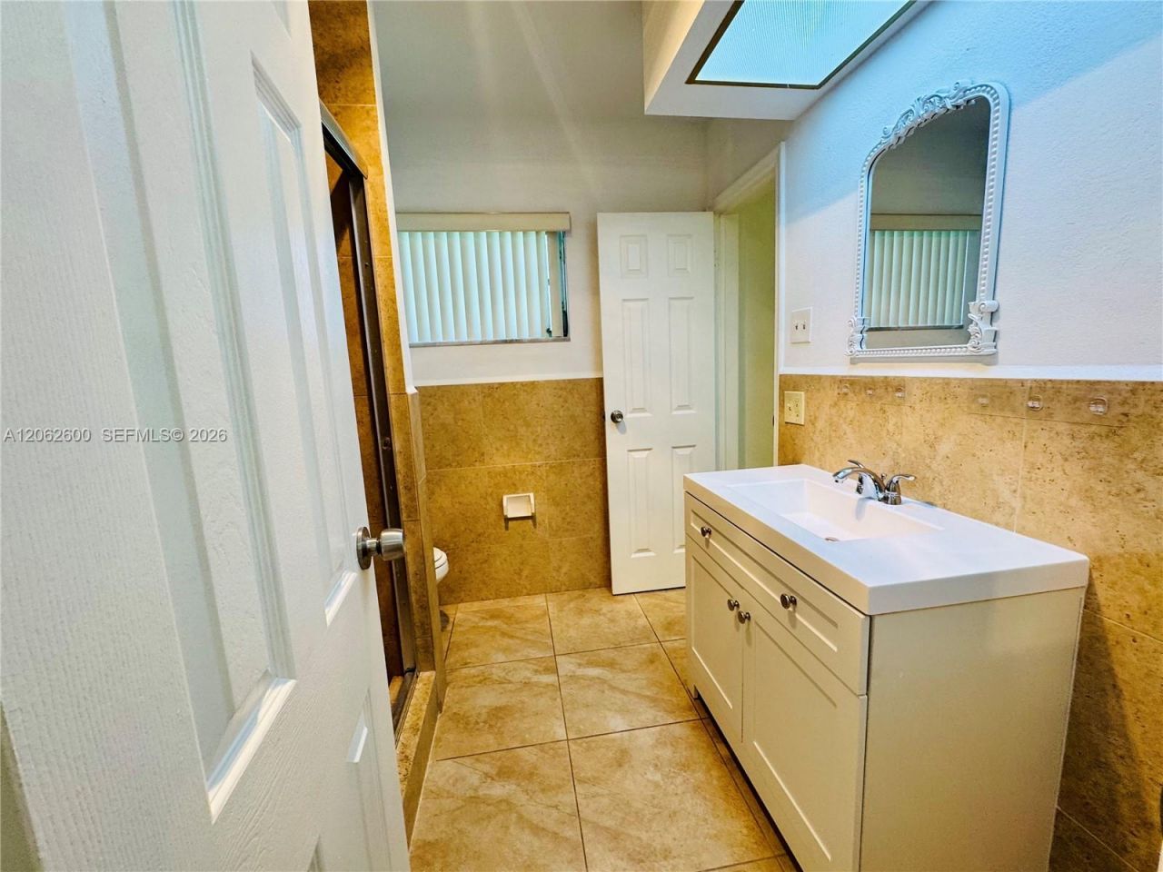 717 NE 10th Ave, Unit 1-2, Hallandale Beach, FL 33009 Photo