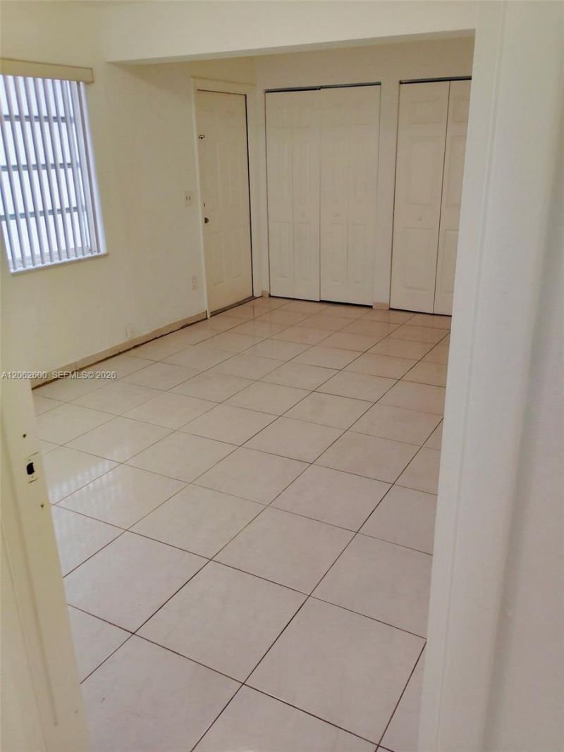 717 NE 10th Ave, Unit 1-2, Hallandale Beach, FL 33009 Photo