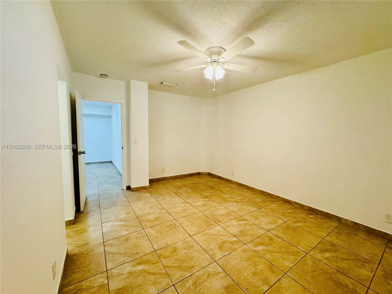 717 NE 10th Ave, Unit 1-2, Hallandale Beach, FL 33009 Photo