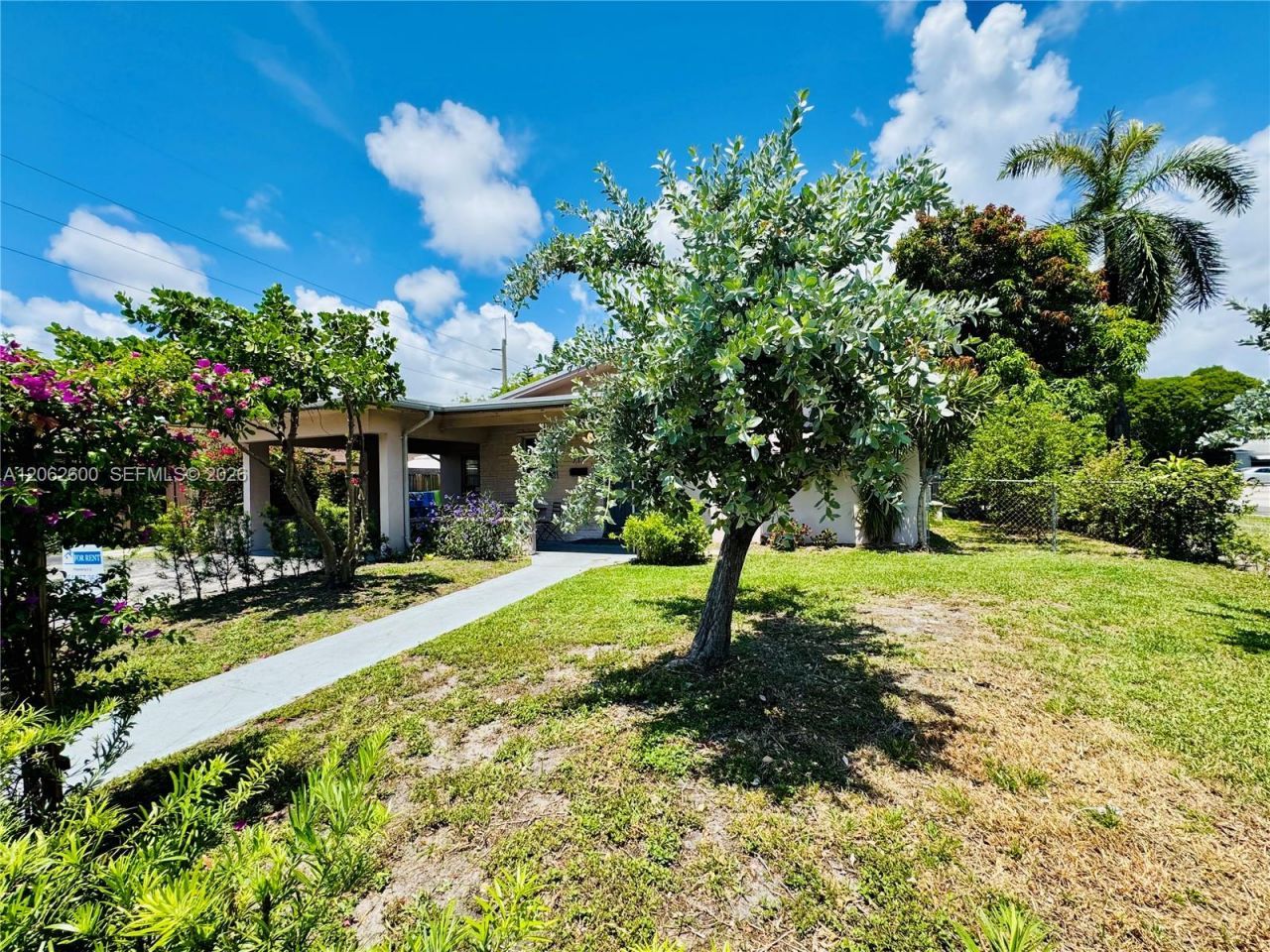 717 NE 10th Ave, Unit 1-2, Hallandale Beach, FL 33009 Photo