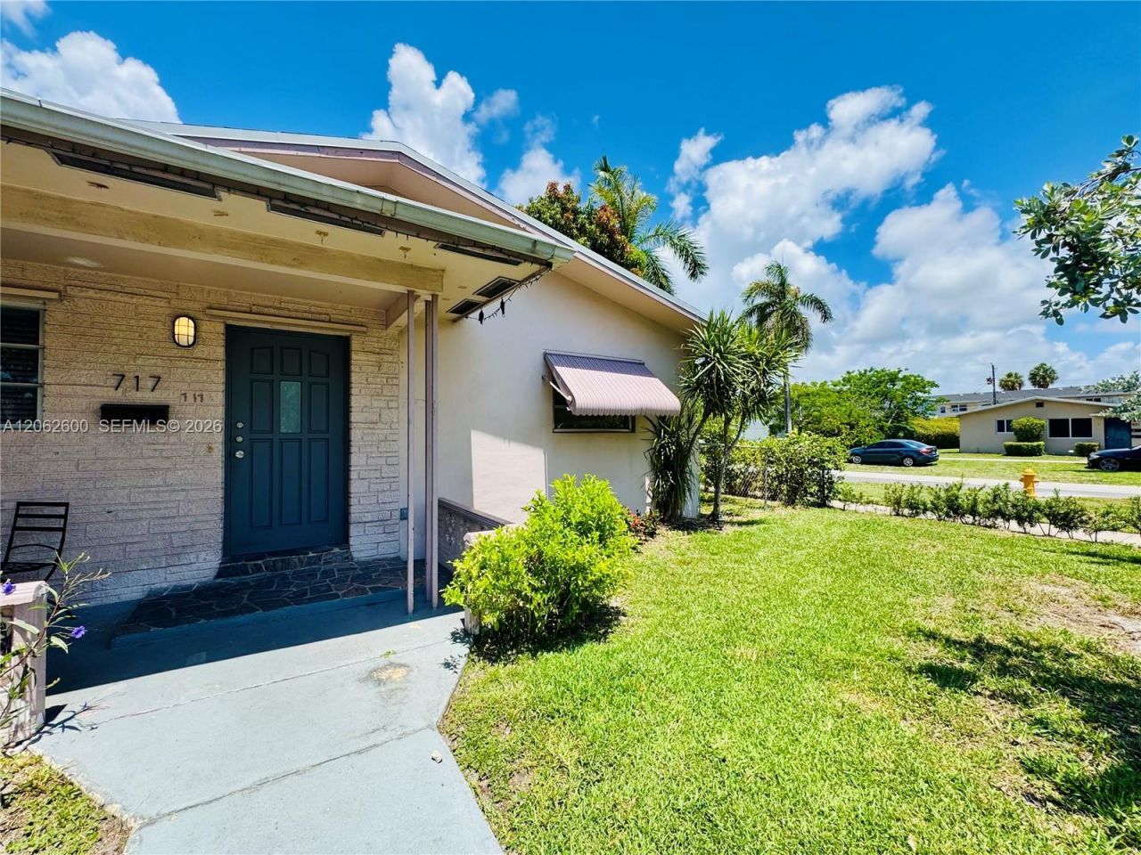 717 NE 10th Ave, Unit 1-2, Hallandale Beach, FL 33009 Photo