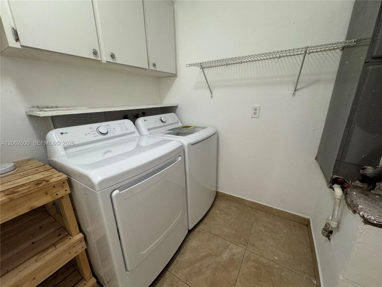717 NE 10th Ave, Unit 1-2, Hallandale Beach, FL 33009 Photo