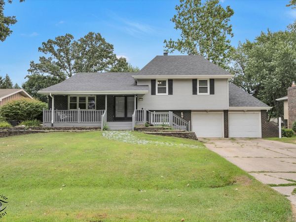 1400 Brandywine Road , Crown Point, IN 46307