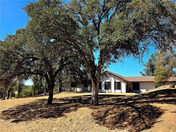 29682 Yosemite Springs Parkway, Coarsegold, CA 93614