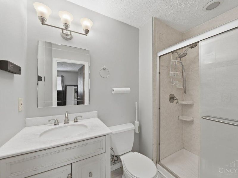 818 Clearfield, Springdale, OH 45240 Photo 12