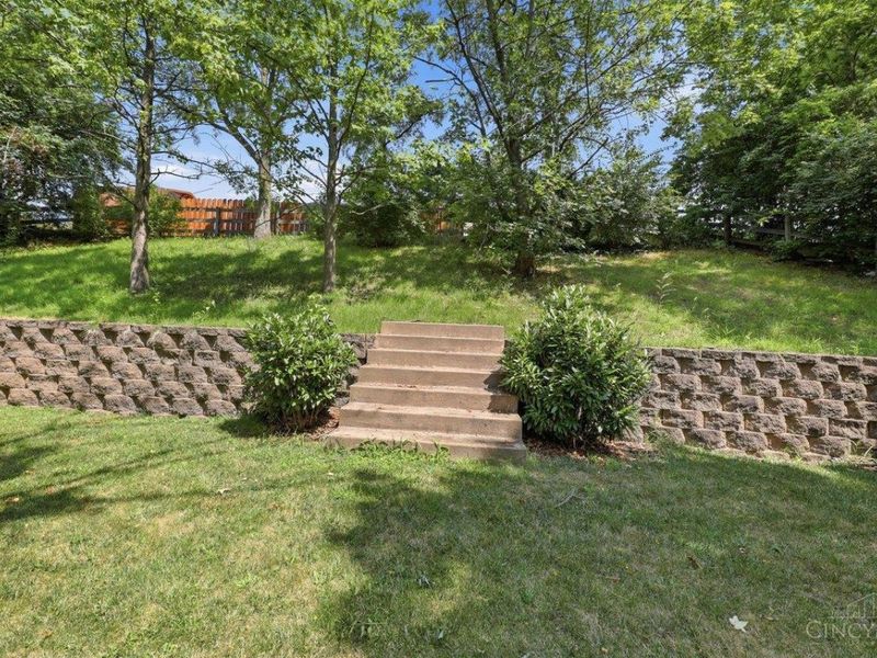 818 Clearfield, Springdale, OH 45240 Photo 24
