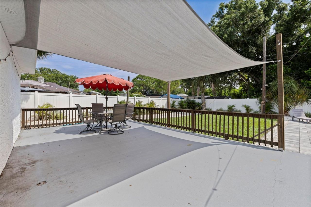 1317 Essex Drive N, Saint Petersburg, FL 33710 Photo