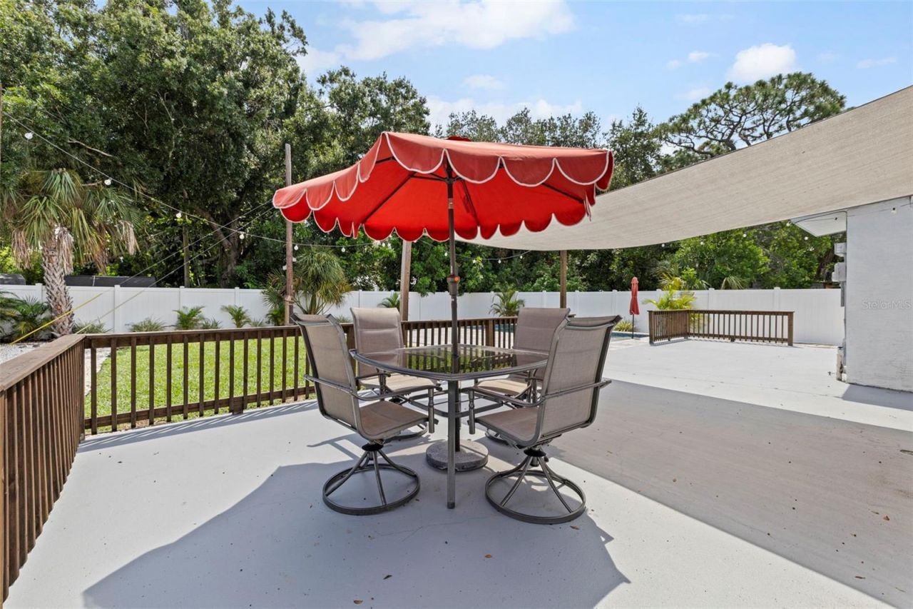 1317 Essex Drive N, Saint Petersburg, FL 33710 Photo