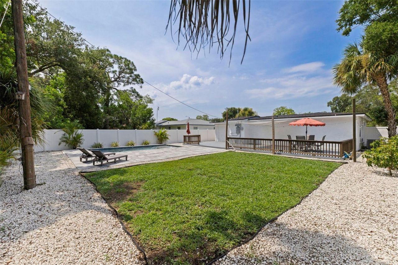1317 Essex Drive N, Saint Petersburg, FL 33710 Photo
