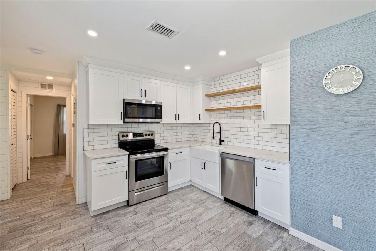 1317 Essex Drive N, Saint Petersburg, FL 33710 Photo