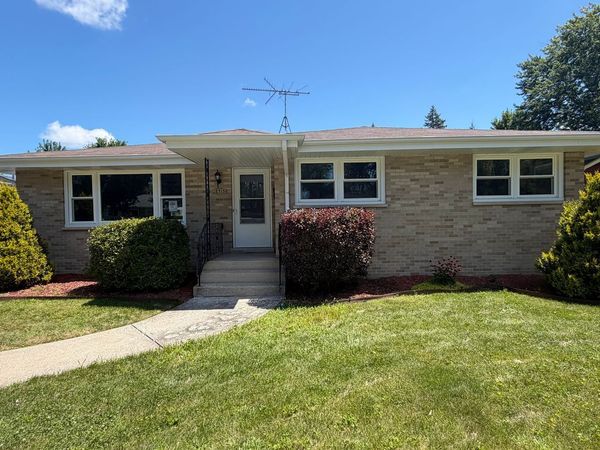 18515 Oakley Avenue , Lansing, IL 60438