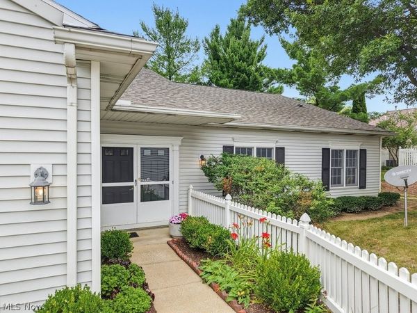 2089 Stillwood Lane, Akron, OH 44313